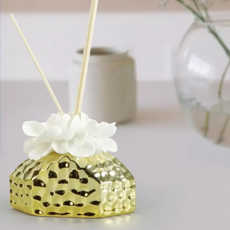 Reed diffuser bottle and stick supplier – custom branding and packaging