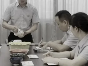 Green-Life team reviewing aroma diffuser prototypes and product samples before order confirmation for OEM and private label fragrance brands