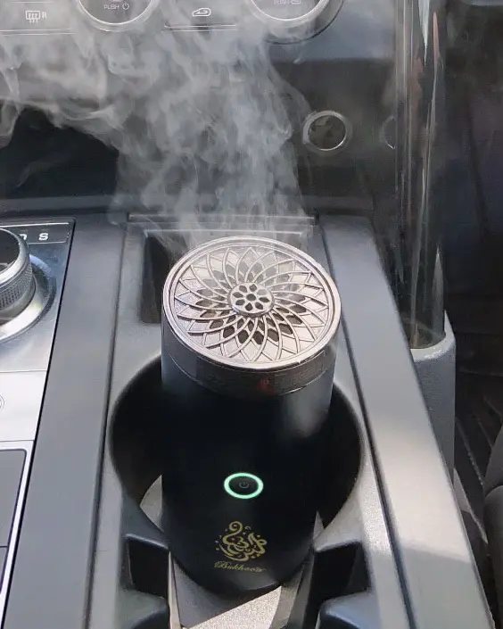 Metal Electric Bakhoor Burner 06 USB Powered Green-Life Green-Life USB powered electric bakhoor burner combining metal and plastic structure, designed for portable use including vehicle and travel fragrance solutions