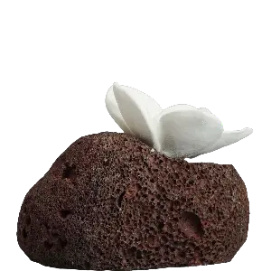 Green-Life ceramic flower diffuser GF26DS155C30 with handcrafted ceramic flower and porous lava stone base, designed for natural fragrance diffusion in home, desktop, car, and vehicle scent programs.