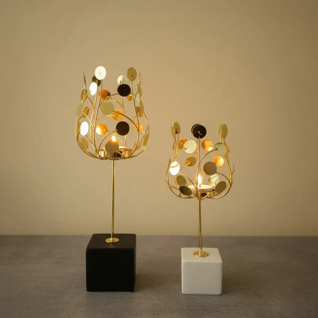 Green-Life sculptural metal luminary candle holder GF25CH622 designed for artistic and statement candle collections, supporting premium brand positioning.