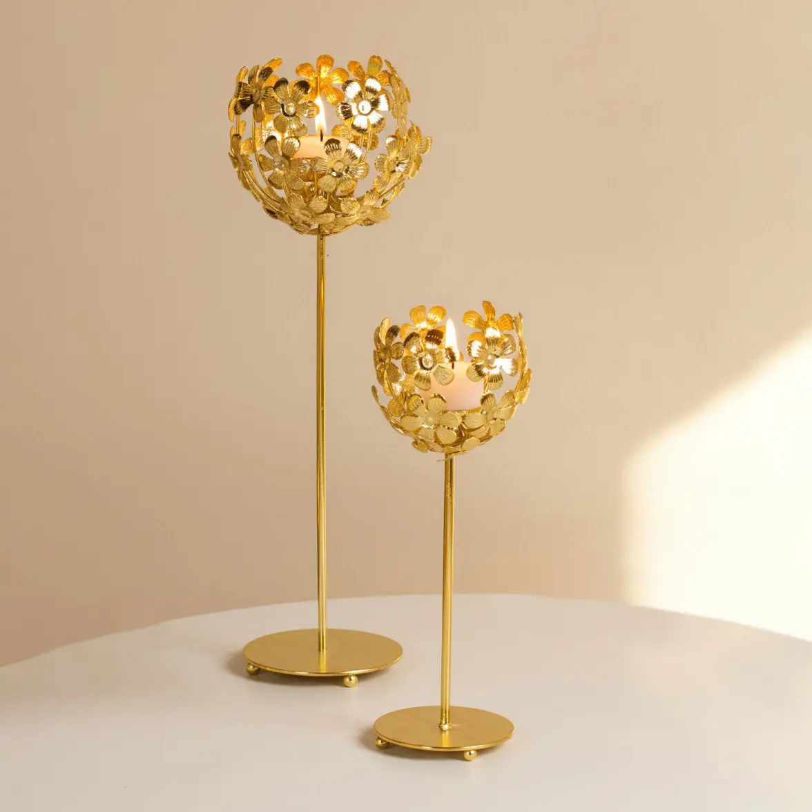 Green-Life sculptural metal luminary candle holder GF25CH626 designed for artistic and statement candle collections, supporting premium brand positioning.