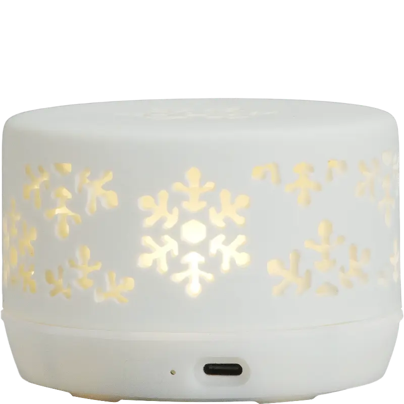 Green-Life pure white porcelain fan diffuser GL26EF200C with cutout patterns, suitable for private label fragrance brands seeking clean aesthetic diffuser collections.