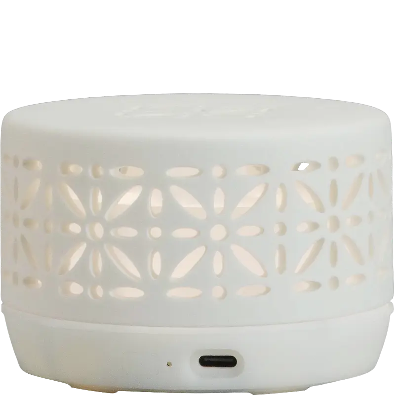 Green-Life pure white porcelain fan diffuser GL26EF201C with cutout patterns, suitable for private label fragrance brands seeking clean aesthetic diffuser collections.