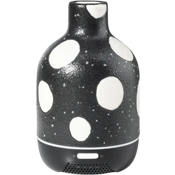 Green-Life ceramic ultrasonic diffuser GF24EA168E11 in black and white styling, developed for buyers seeking timeless contrast, easy collection matching, and versatile home fragrance product positioning.